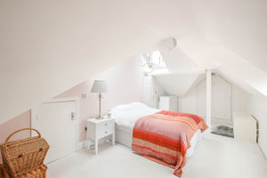 Photo 16- click for photo gallery